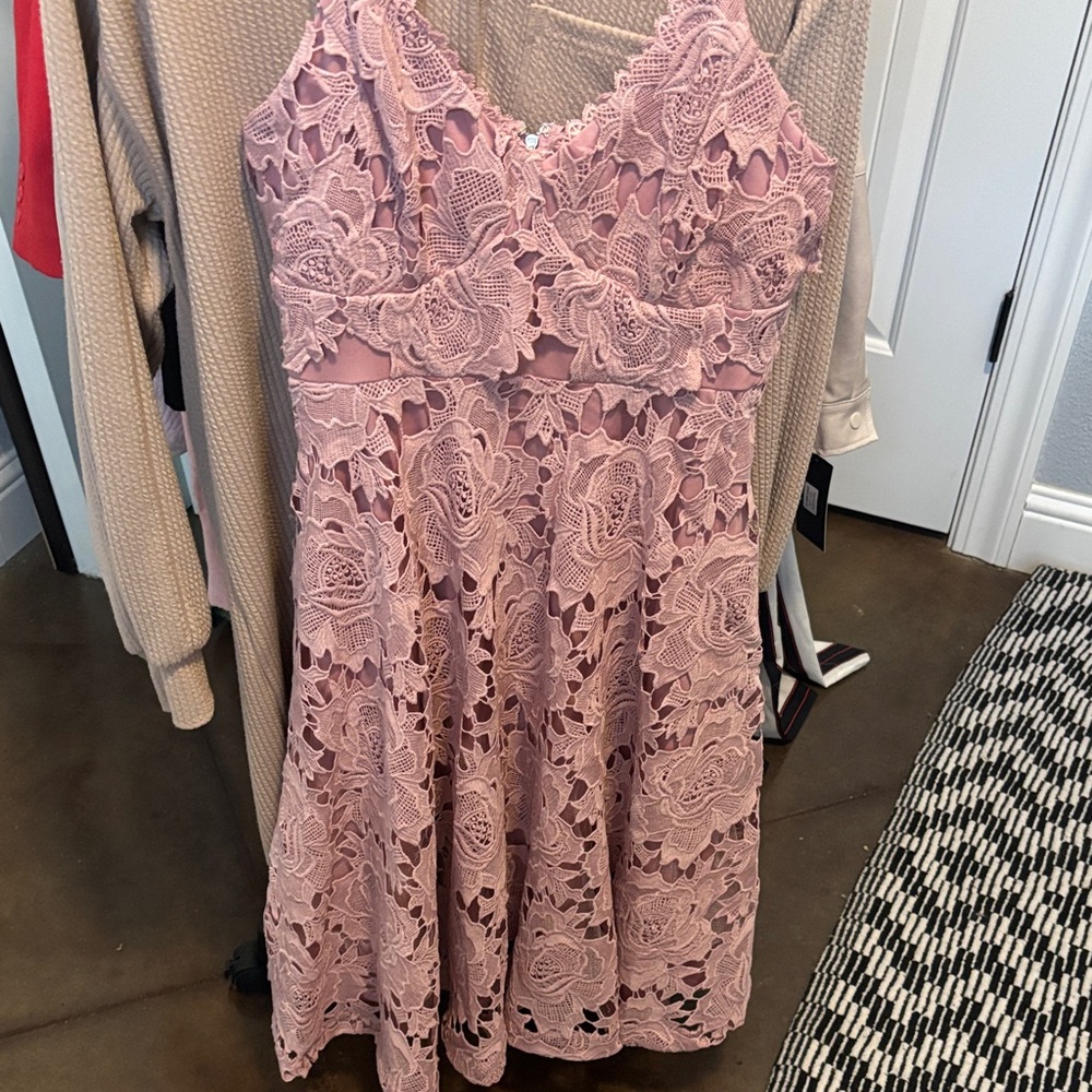 Lulu's Blush Lace Midi Dress - Picture 4 of 6